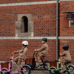 Søskendepakken - 4 børneladcykler inkl. hjelm, flaskeholder, håndtag i 2 farver og ringklokke (kopi) - BørnecyklerneChantyBørnecyklerneSortSøskendepakken - 4 børneladcykler inkl. hjelm, flaskeholder, håndtag i 2 farver og ringklokke (kopi)Sort